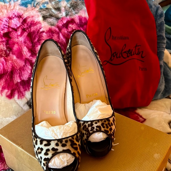 Authentic Christian Louboutin Leopard high heel: size 37 EU : size 6.5 - Picture 2 of 12